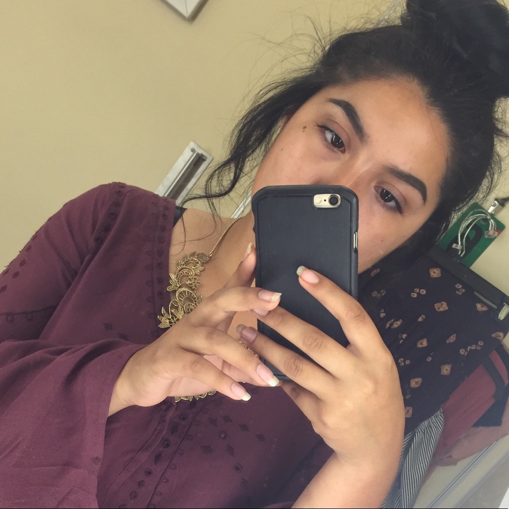 Meet your Posher, Yessica